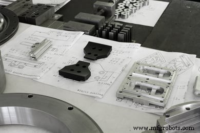 Três Metais Essenciais para Fabricação de Precisão: Aço Carbono, Aço Inoxidável e Alumínio