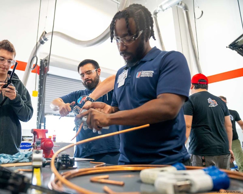 8 Critérios Essenciais para Escolher uma Escola Local de Mecânico Diesel