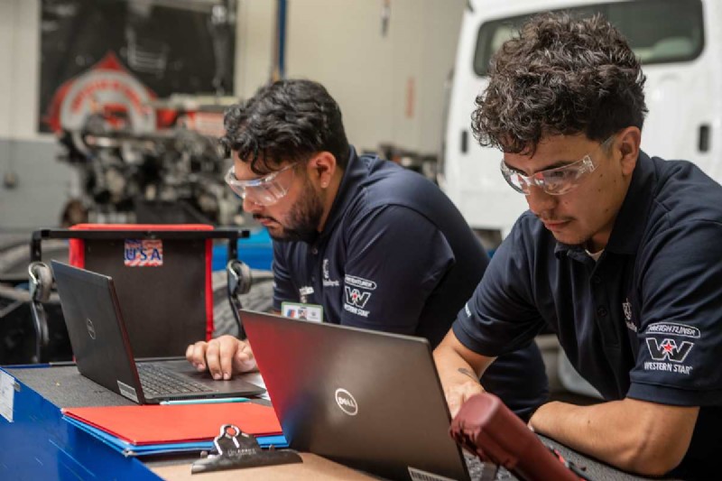 8 Critérios Essenciais para Escolher uma Escola Local de Mecânico Diesel