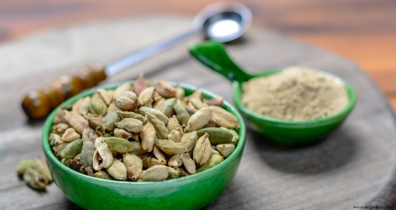 Pó de Cardamomo: Benefícios à Saúde, Usos Culinários e Receitas Saborosas