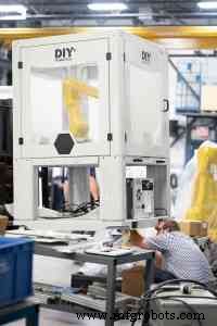 DIY Robotics: Capacitando Empresas a Liderar com Robô Industrial 4.0