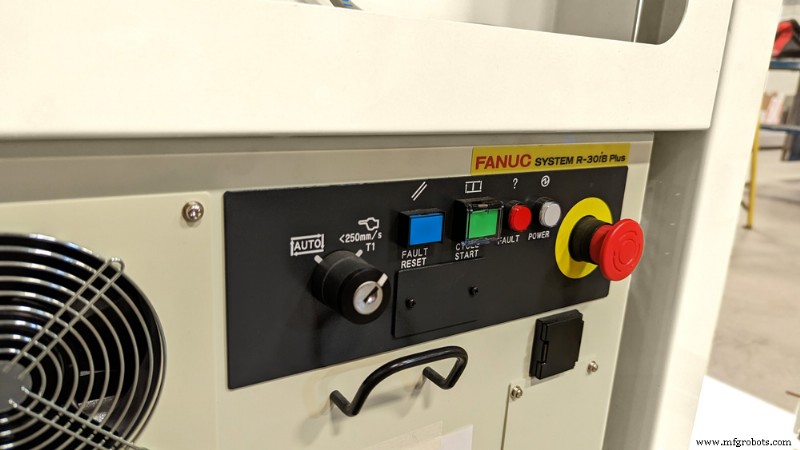 Como Robôs de Machine Tending Aumentam Produção, Qualidade e Segurança na Manufatura