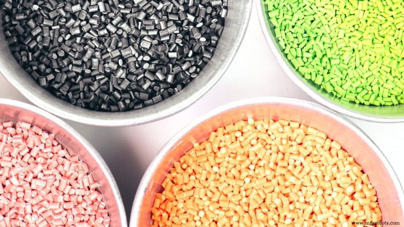 Compatibilidade de Materiais na Injeção de Molde Multi-Material: Orientação Especialista para Sobremoldagem e Processos de Dois Tiros