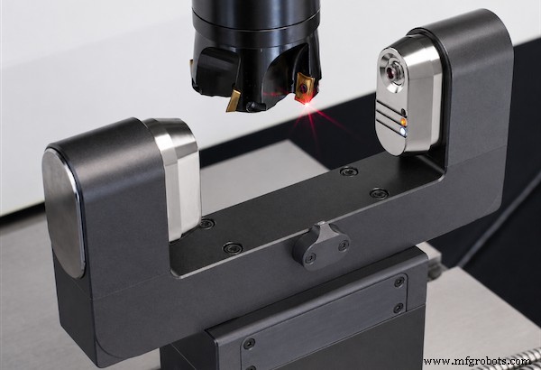 Preajustador de Ferramentas vs. Ajustador a Laser: Aproveitando Ambos para Precisão CNC